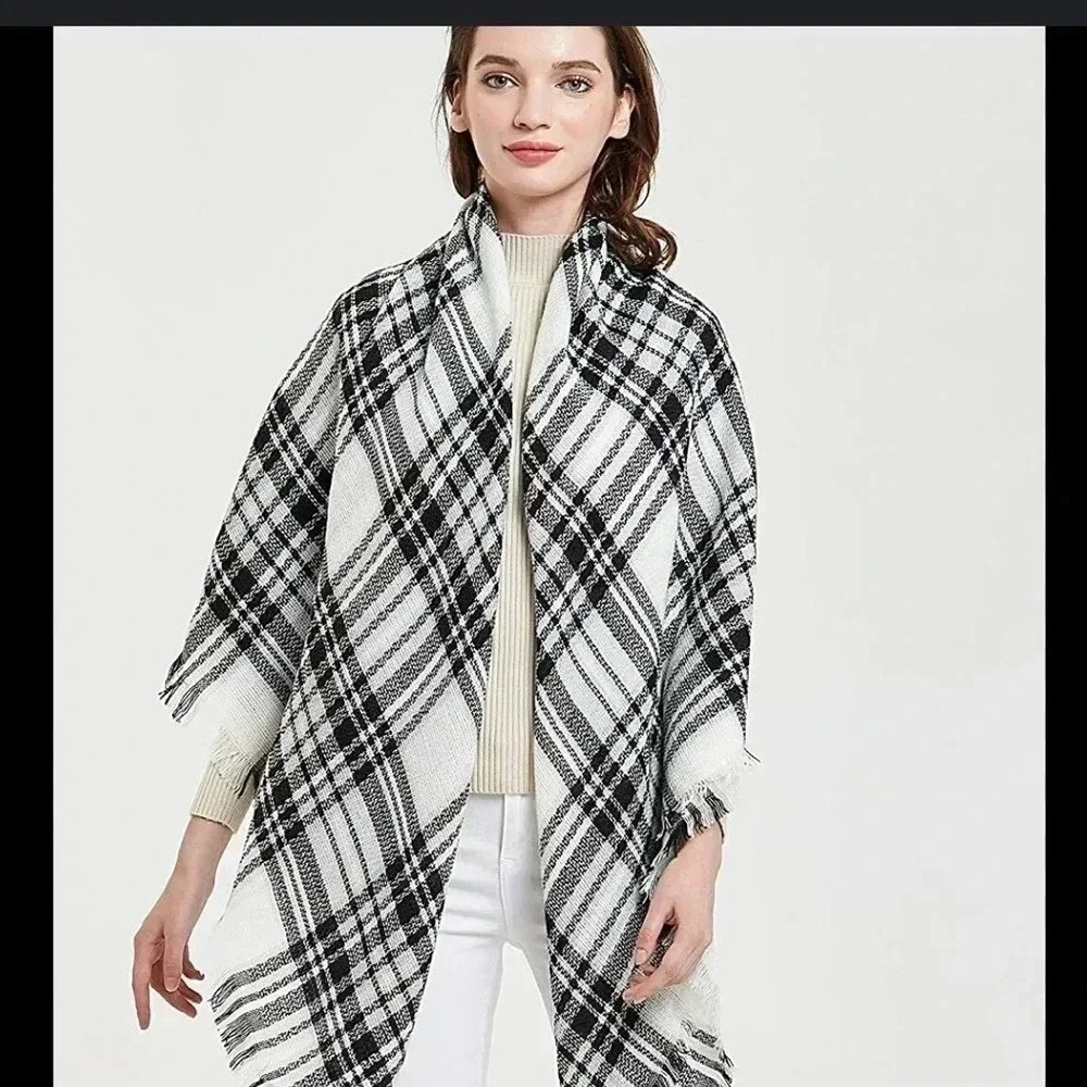 N/A plaid blanket
